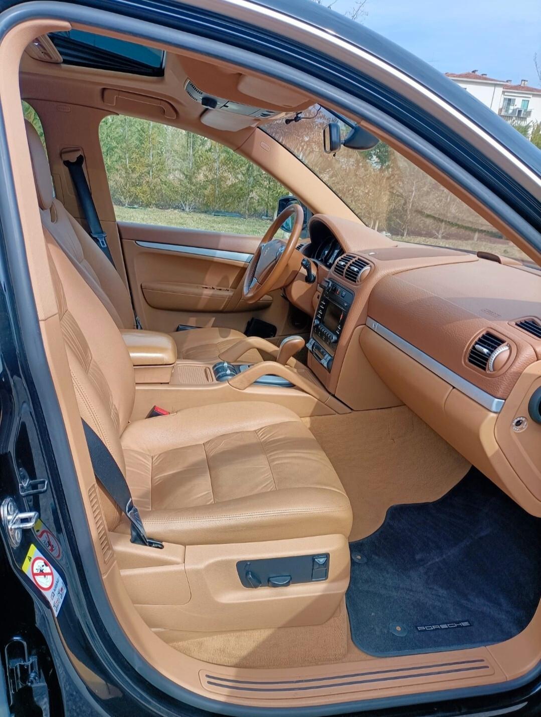 Porsche Cayenne 3.0D PELLE BEIGE CERCHI20