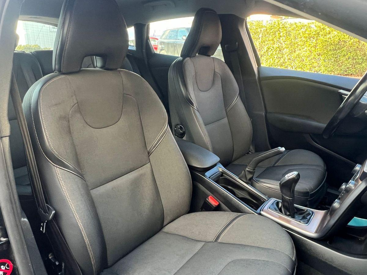 VOLVO - V40 Cross Country 1.6 d2 Momentum