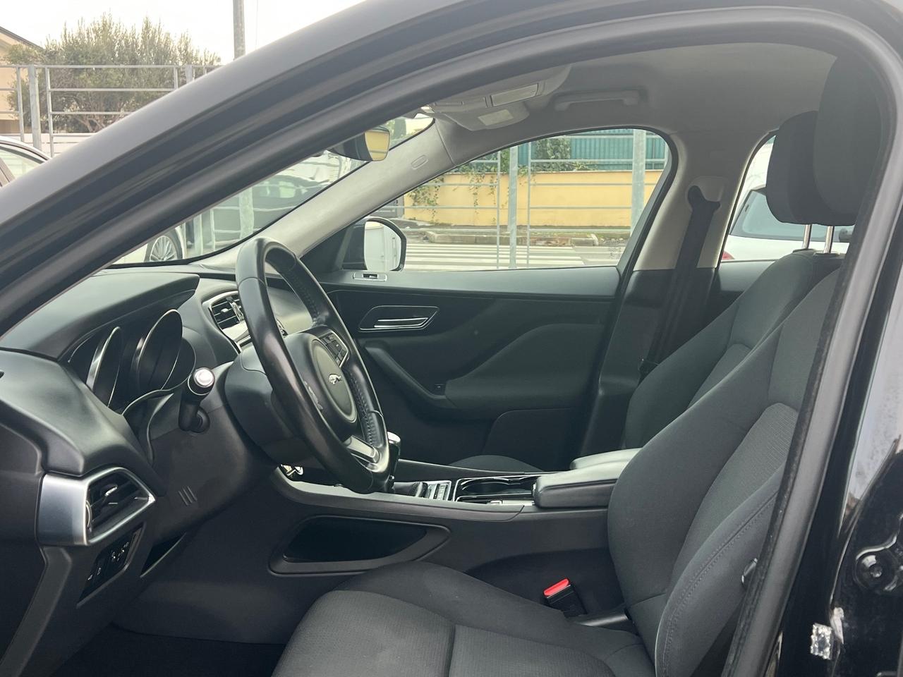 Jaguar F-Pace 2.0 D 163 cv manuale