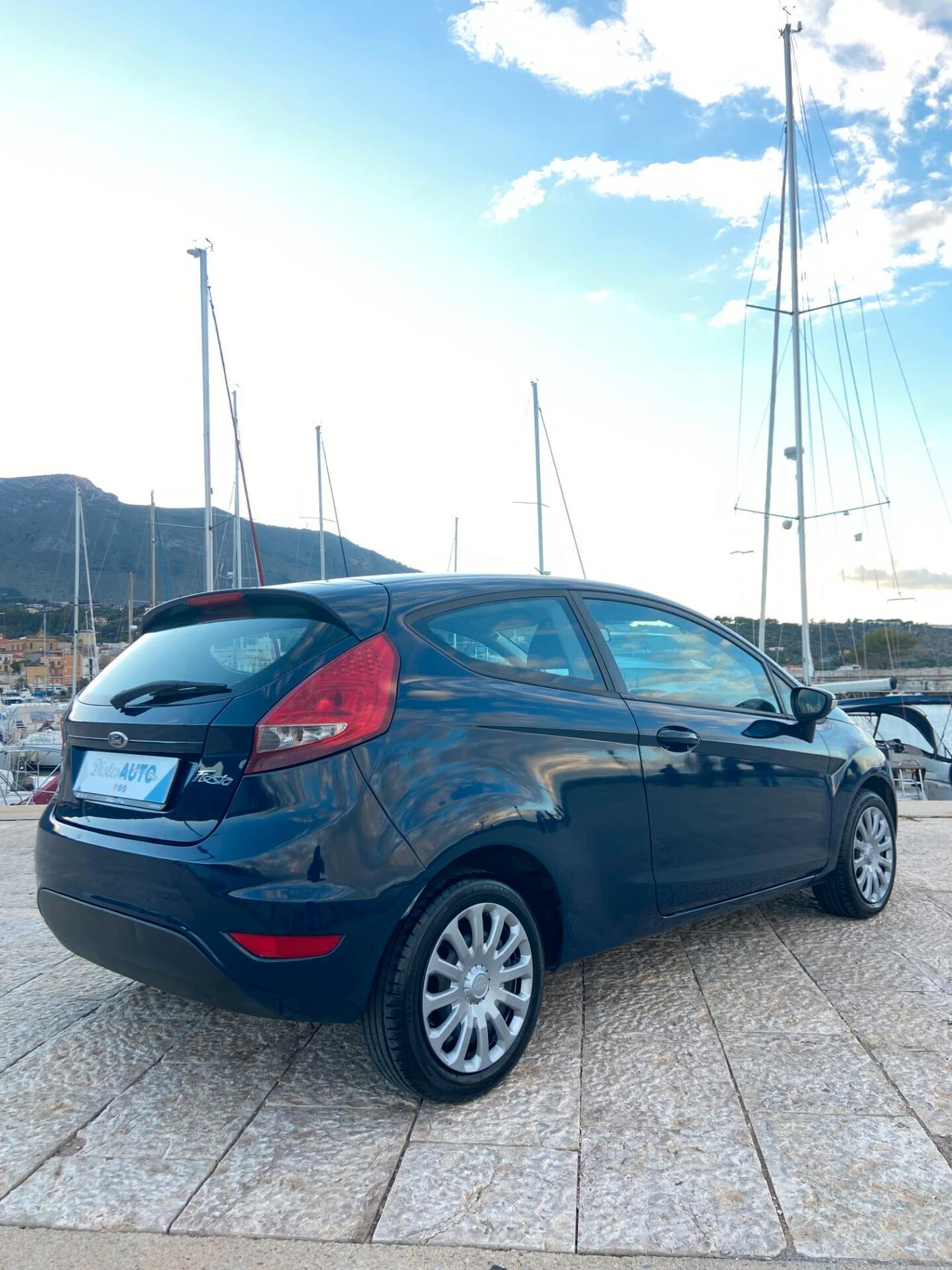 Ford Fiesta pari al nuovo neopatentati 3295974916