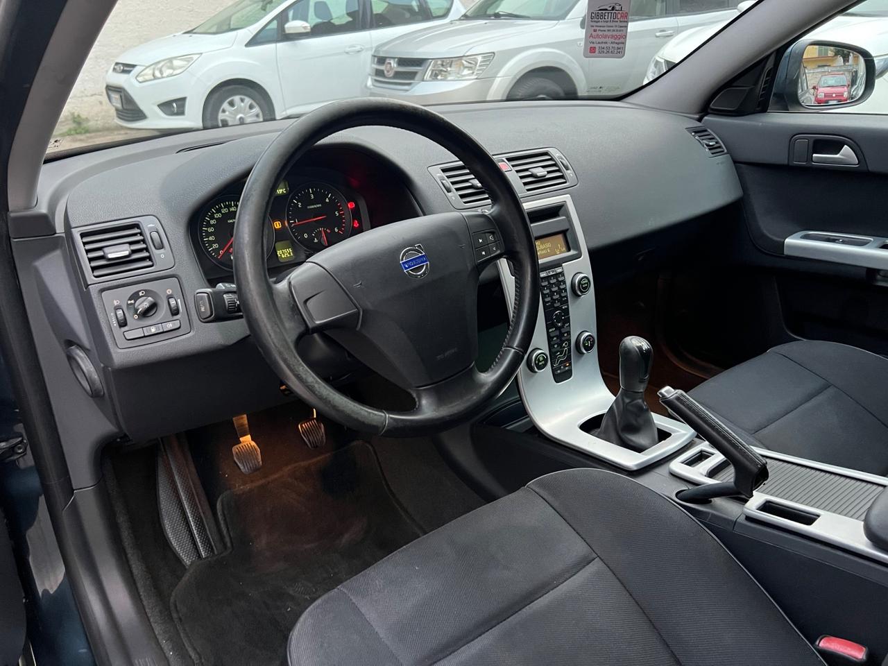 Volvo V50 D2 R-design