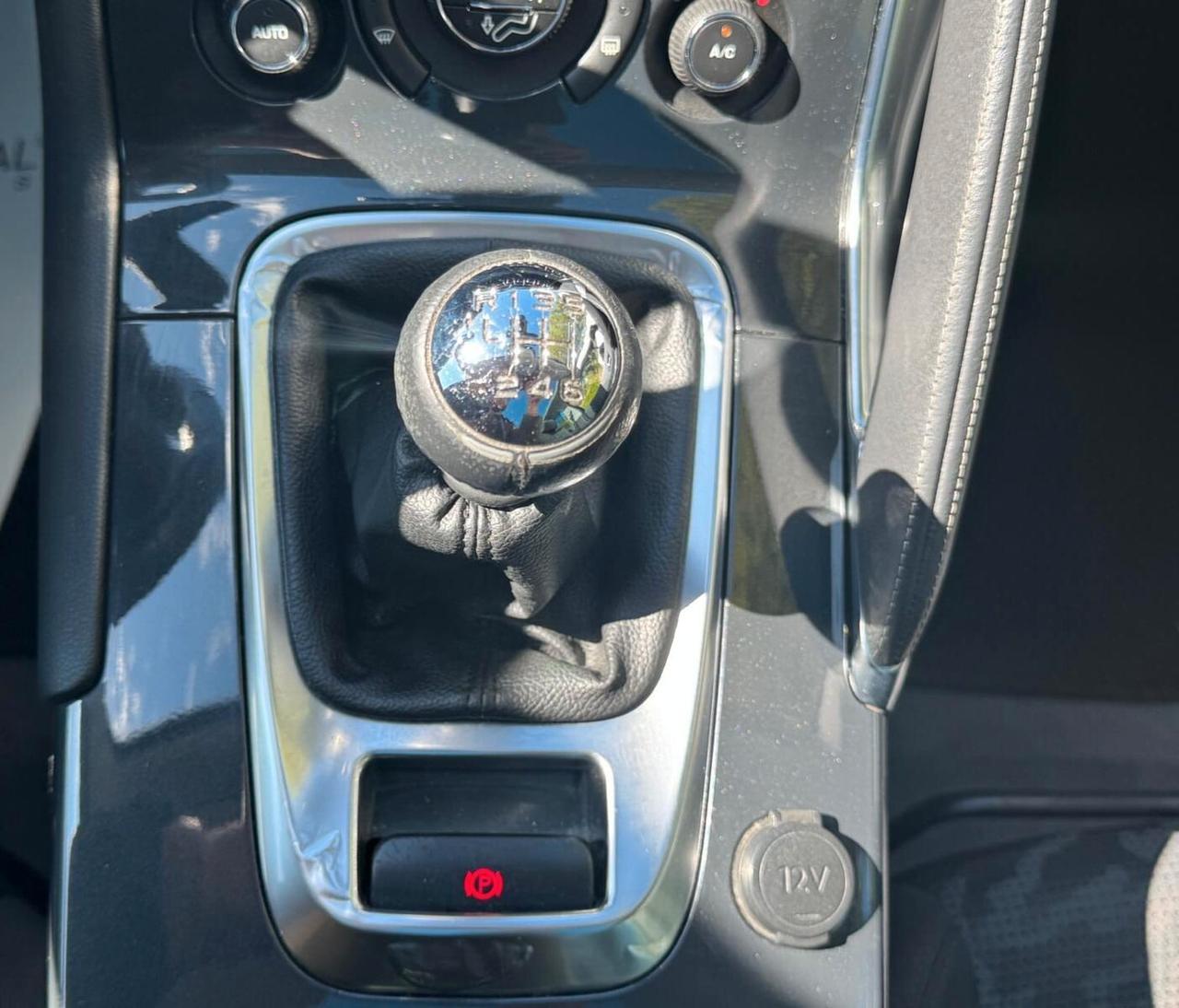 Peugeot 3008 1.6 HDi 112CV Premium