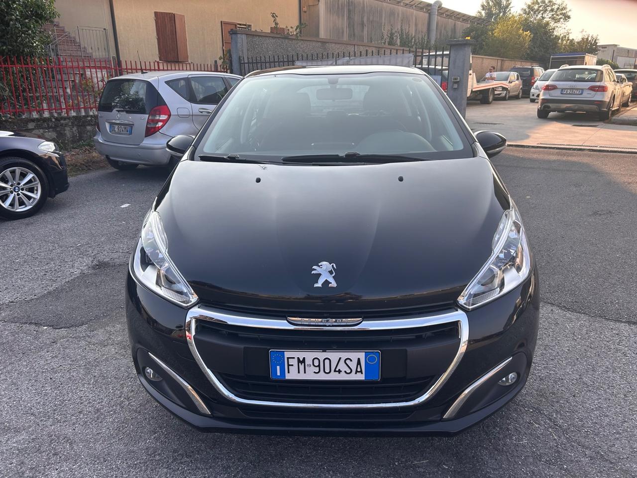 Peugeot 208 1200 85cv 89000 km ALLURE euro6B