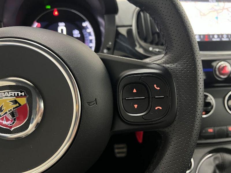 Abarth 595 1.4 Turbo T-Jet 165 CV Monster Energy Yamaha