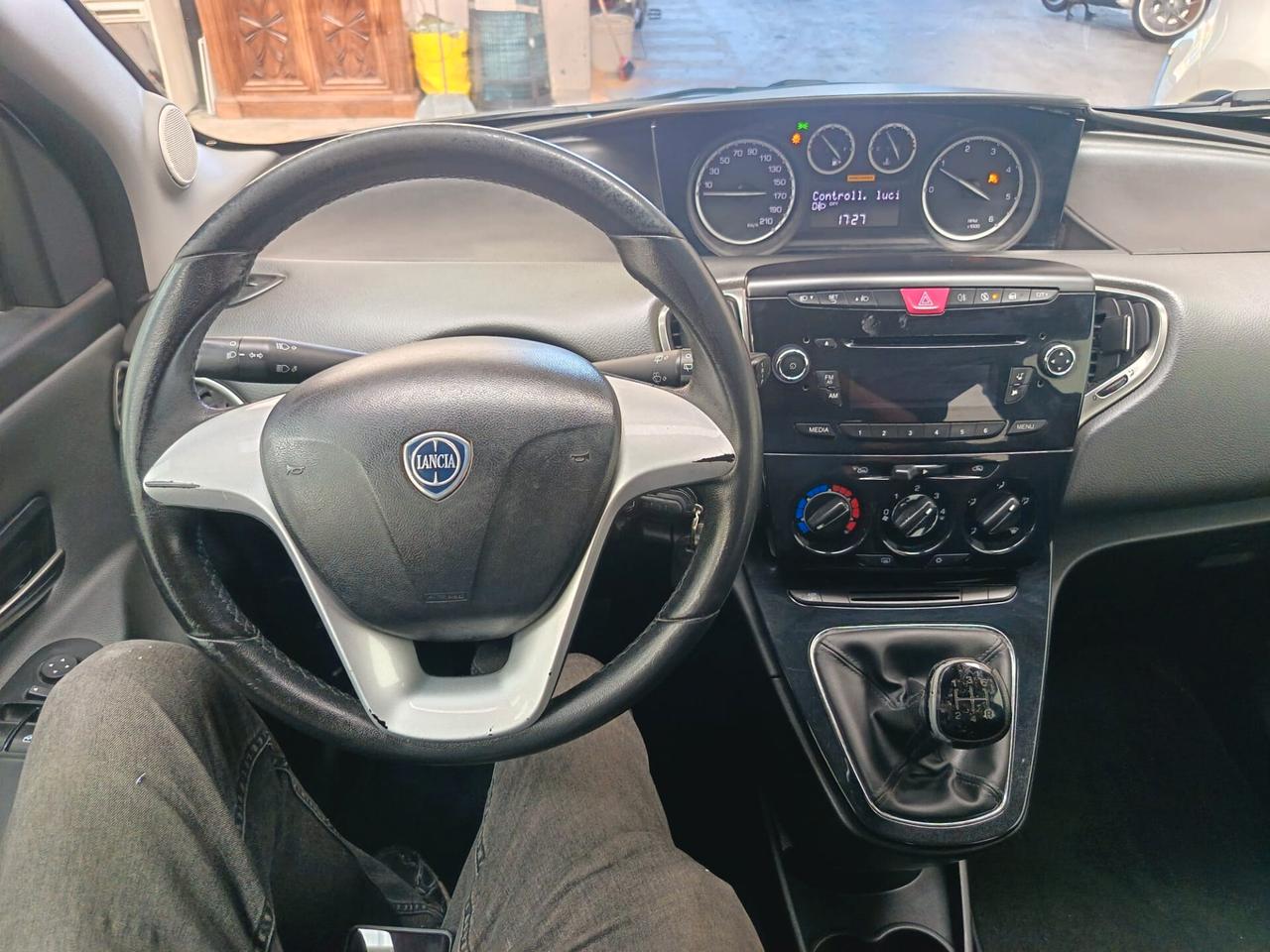 Lancia Ypsilon 1.3 MJT 16V 95 CV 5 porte S&S Silver