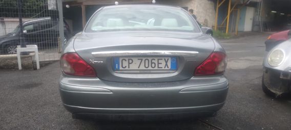 JAGUAR X-Type X-Type 2.0D Executive EU3