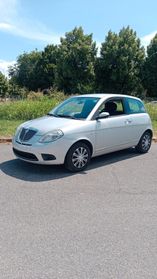 Lancia Ypsilon 1.4 16V MomoDesign