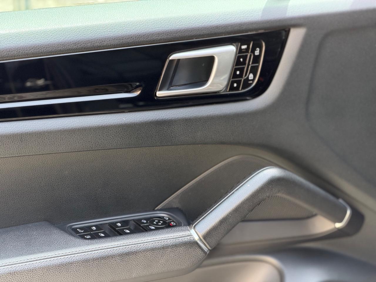 Porsche Cayenne COUPE 3.0 V6 462 CV E-HYBRID