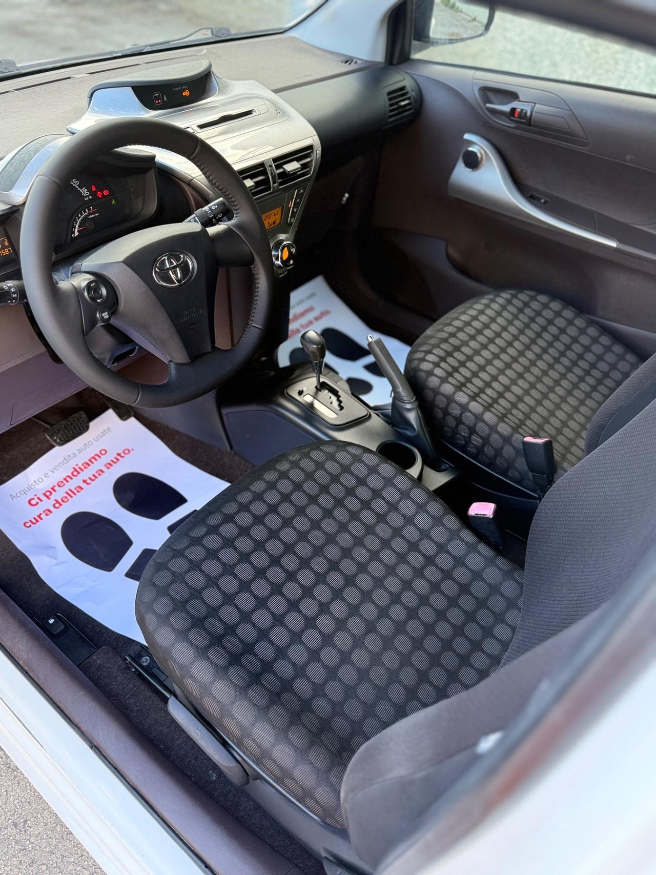 Toyota iQ 1.0 Multidrive