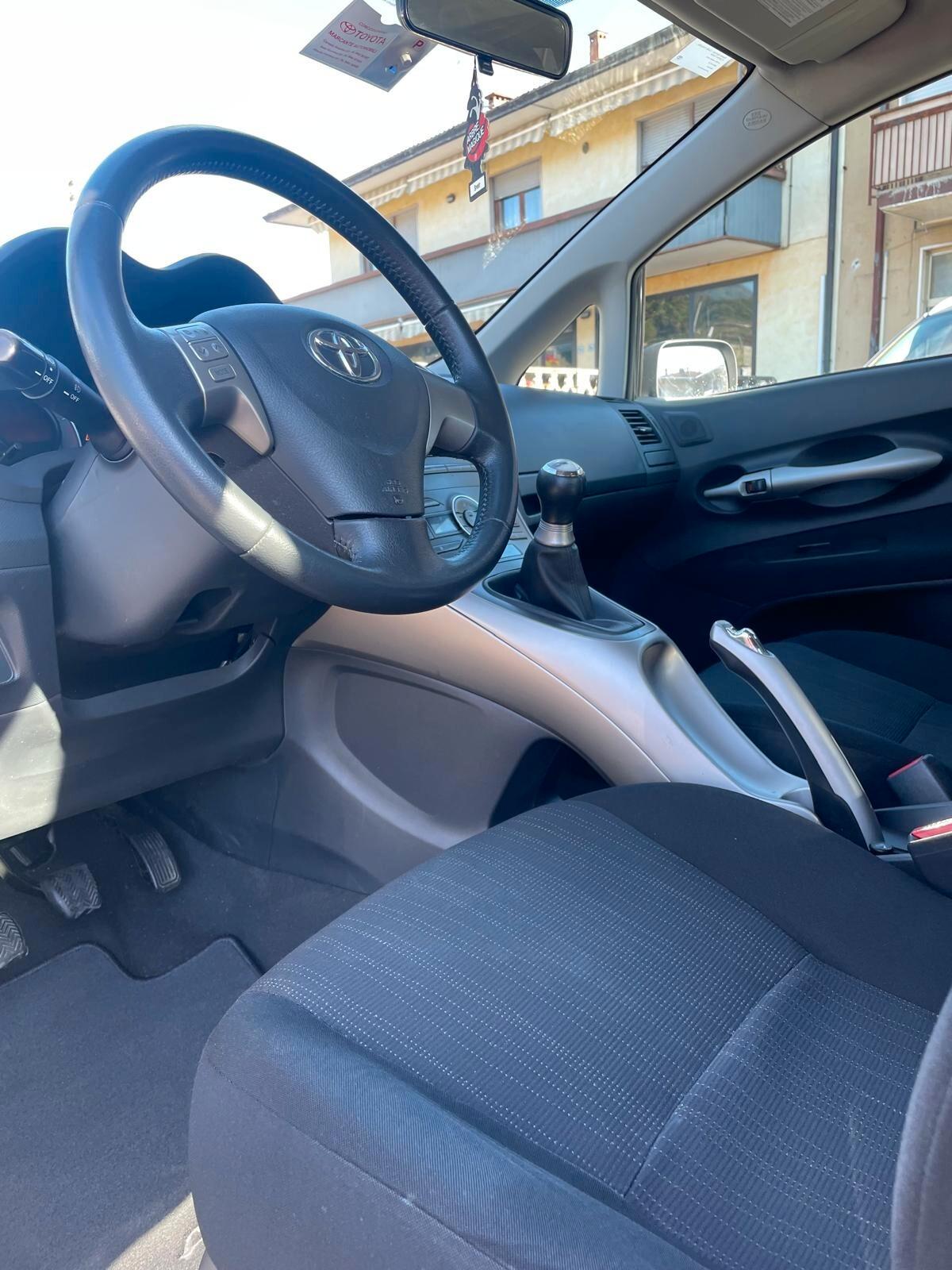 TOYOTA AURIS 1.4 D-4D 90 CV – UNICO PROPRIETARIO – TAGLIANDI TOYOTA