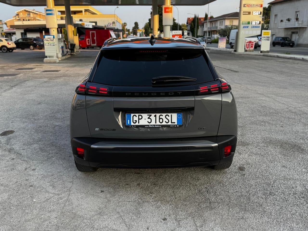 Peugeot 2008 motore elettrico 136 CV GT