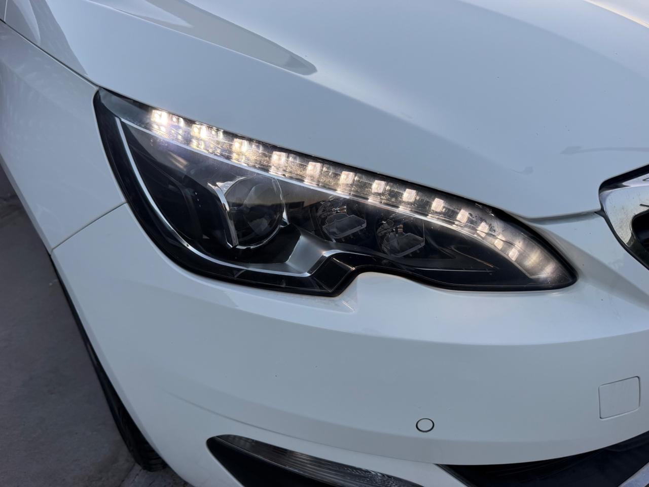 Peugeot 308 BlueHDi 120 S&S Allure