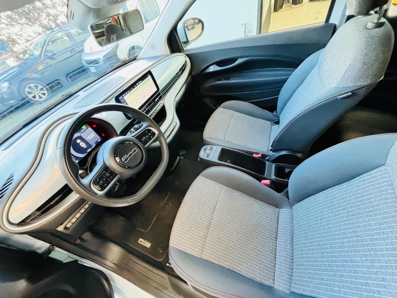 Fiat 500 500e Berlina 42 kWh La Prima