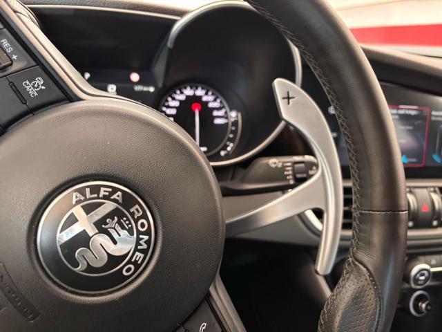 ALFA ROMEO Giulia 2.0 Turbo 280 CV AT8 AWD Q4 Veloce in arrivo