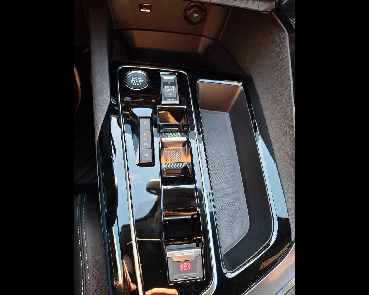 PEUGEOT 5008 BlueHDi 130 S&S EAT8 ALLURE PACK