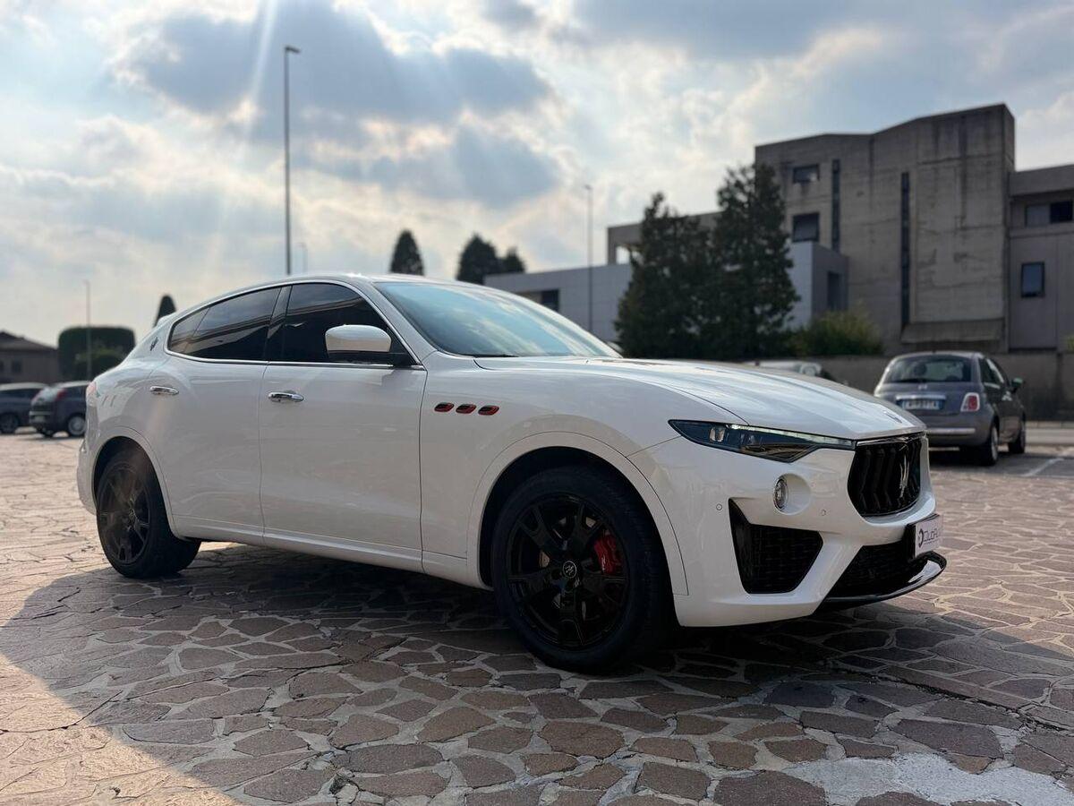 Maserati Levante 3.0 V6 Modena 350cv auto