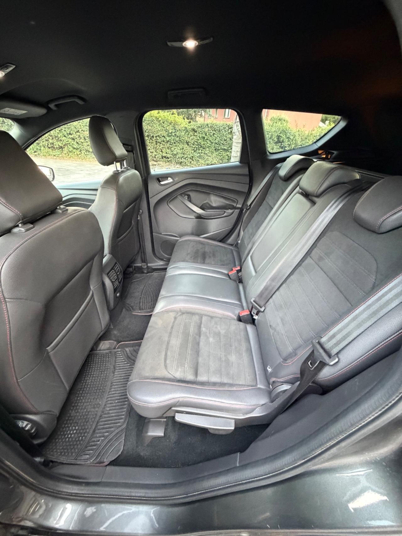 Ford Kuga 2.0 TDCI 150 CV S&S 4WD Powershift ST-Line