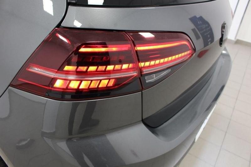 Volkswagen Golf 1.6 TDI R-Line Sport BMT Akrapovic