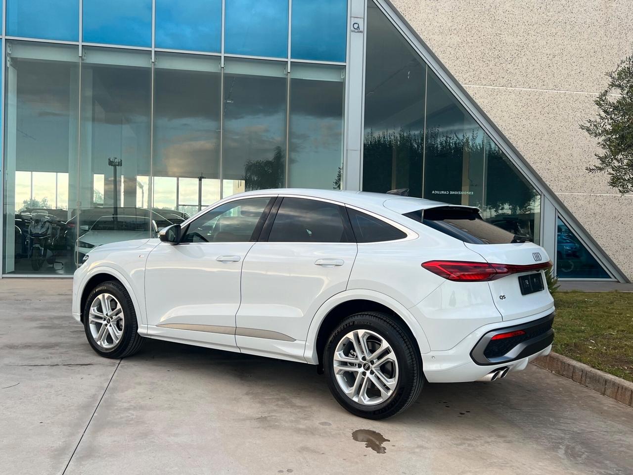 Audi Q5 Spb Sline AWD possibilità noleggio no scoring