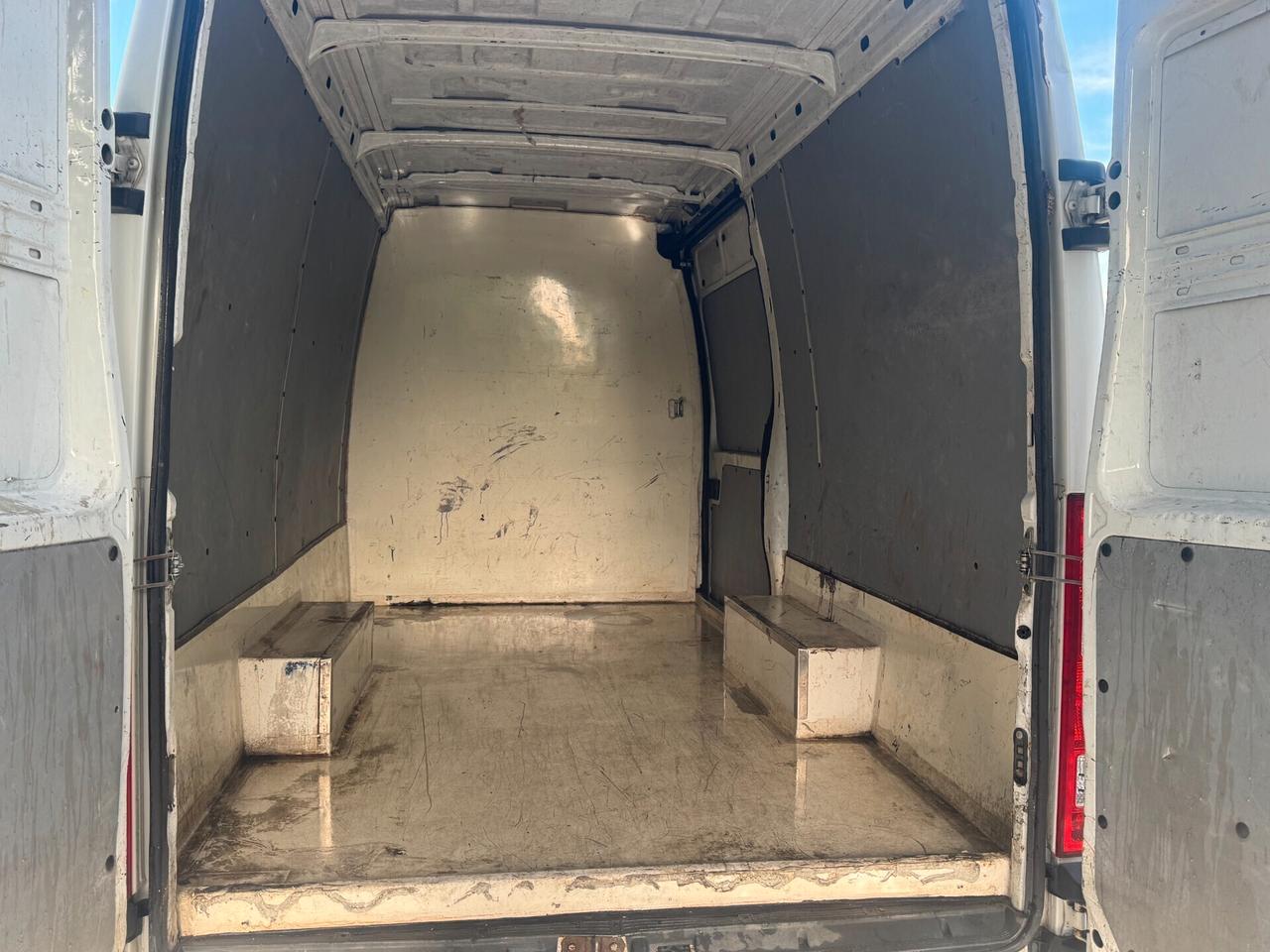 Iveco daily 35/S E4 passo medio tetto alto coibendazione ADR 2010