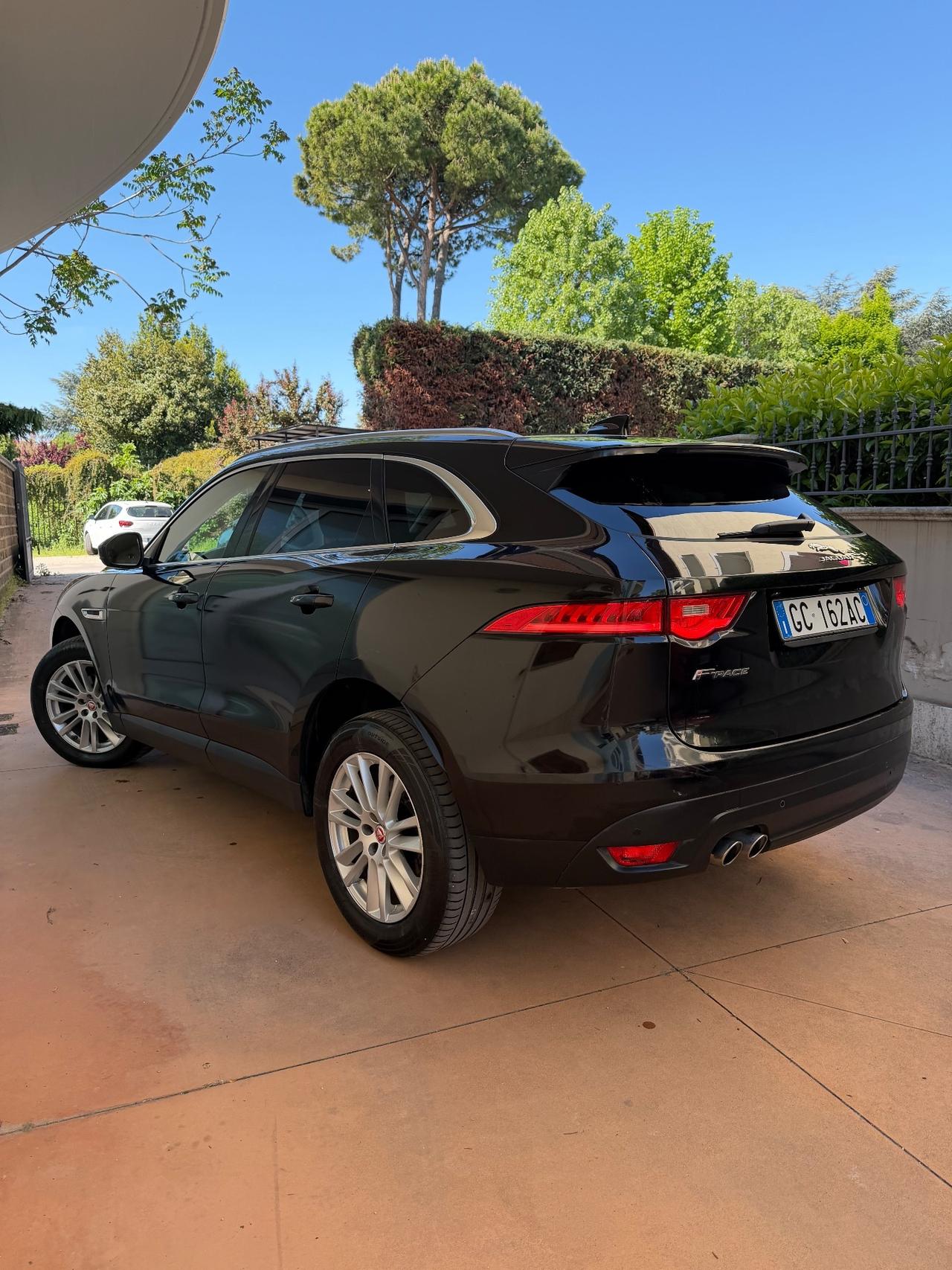 Jaguar F-Pace 2.0 D 180 CV AWD Prestige