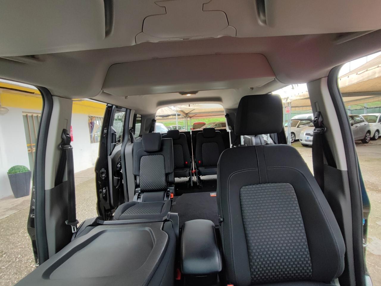 Ford Grand Tourneo Gancio Traino 7 Posti Euro 6