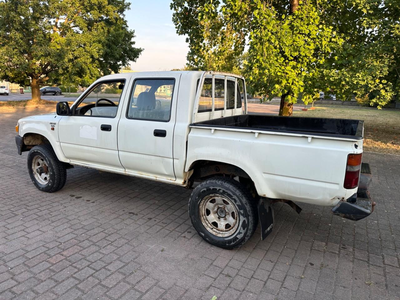 TOYOTA HILUX 4x4