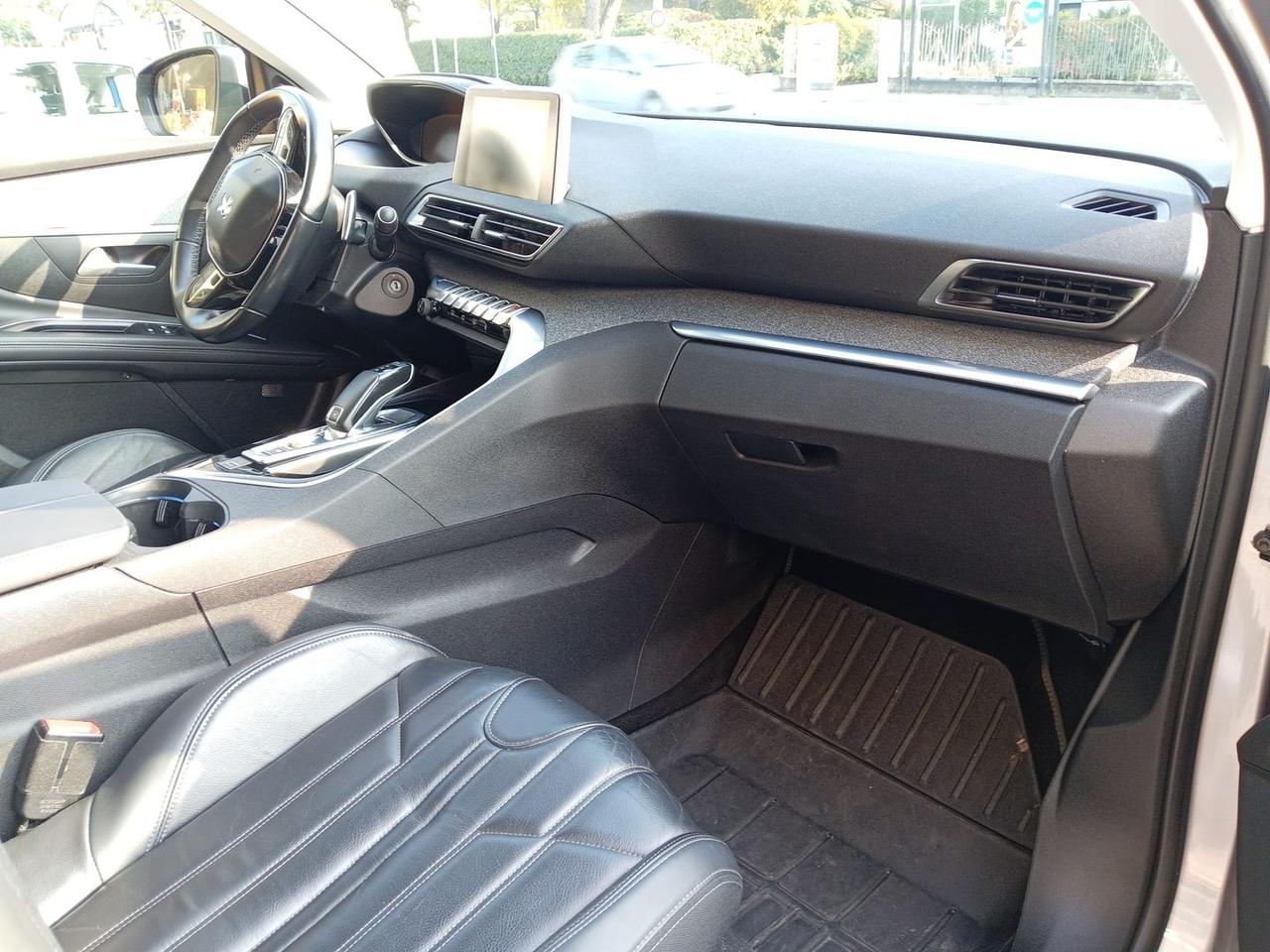 Peugeot 5008 Allure 1.6 Blue HDI 115 #7829