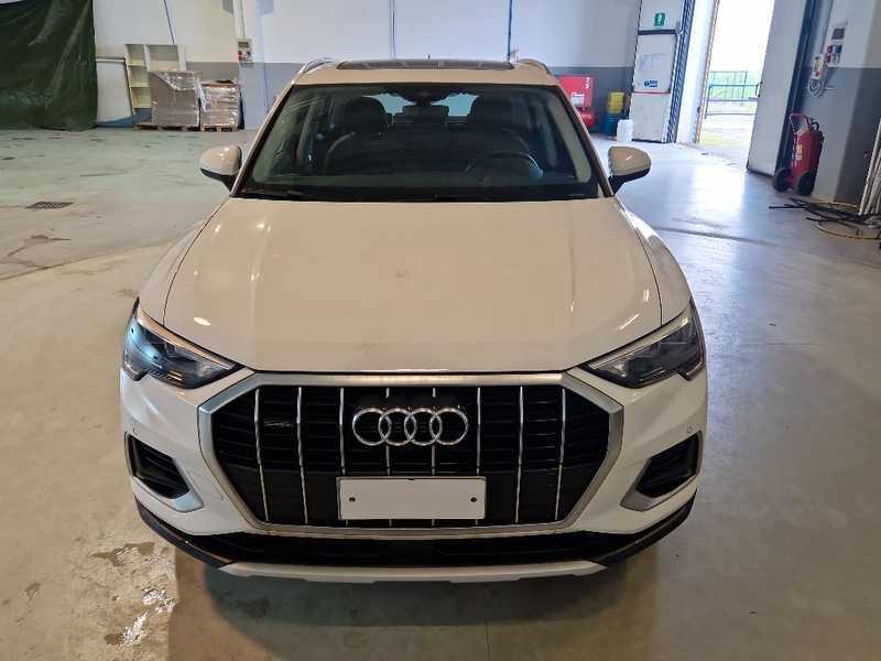 AUDI Q3 35 TDI quattro S tronic Business Advanced