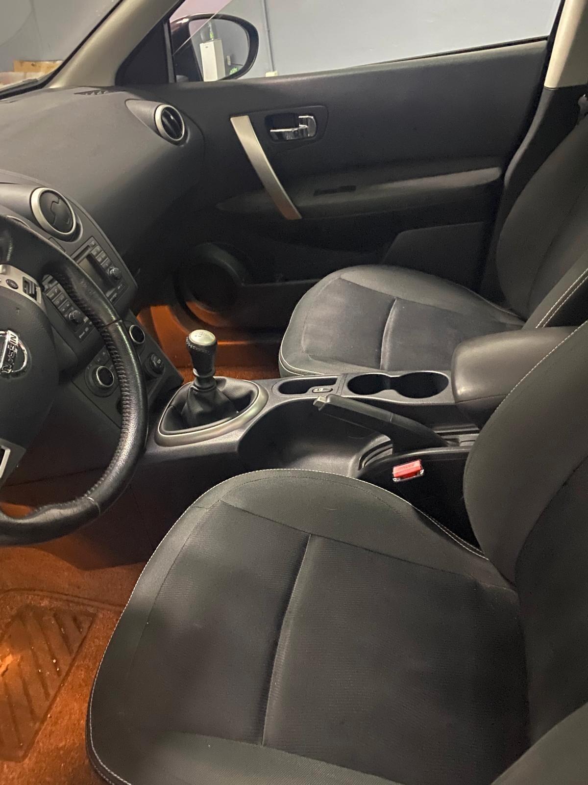 Nissan Qashqai 1.5 /tetto panorama/navi/telecamera360