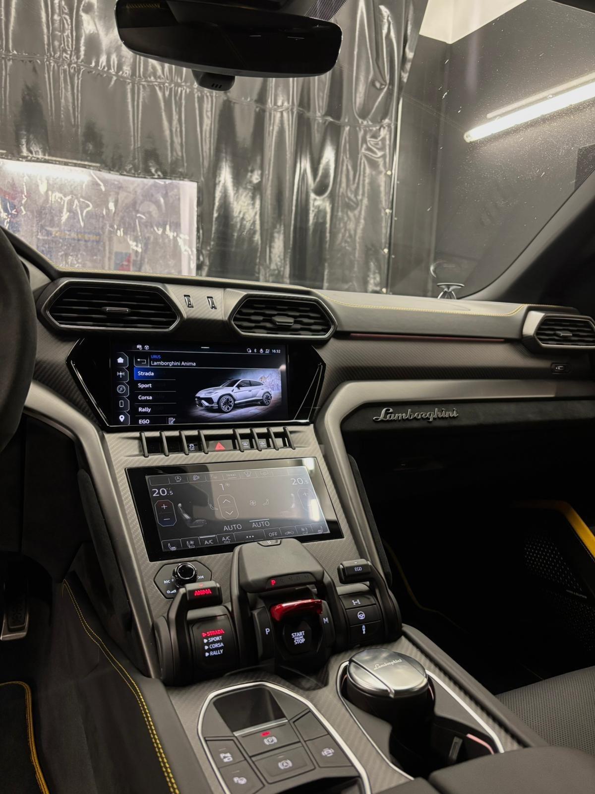 Lamborghini Urus 4.0 Performante