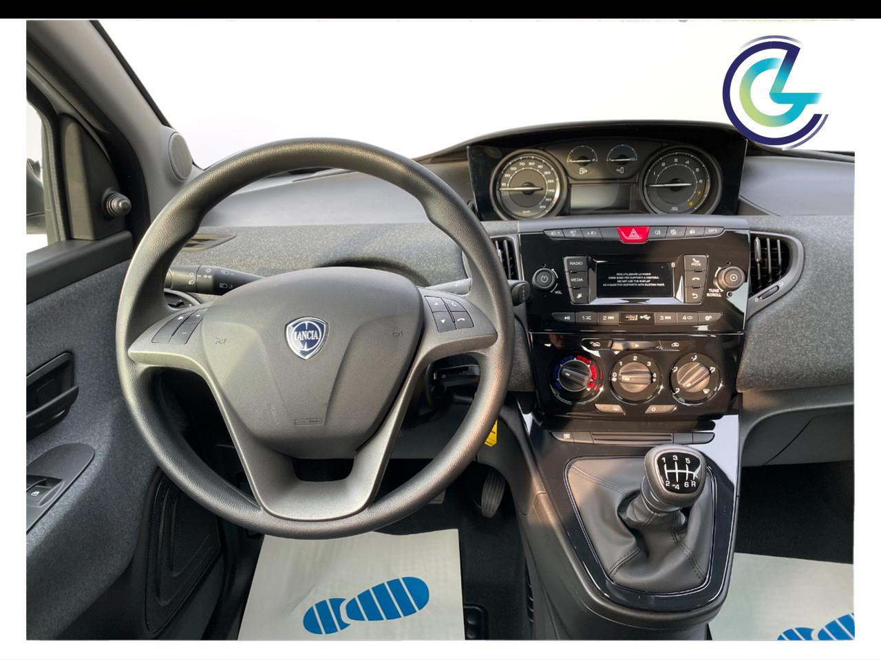 LANCIA Ypsilon III 2021 - Ypsilon 1.0 firefly hybrid Silver s&s 70cv