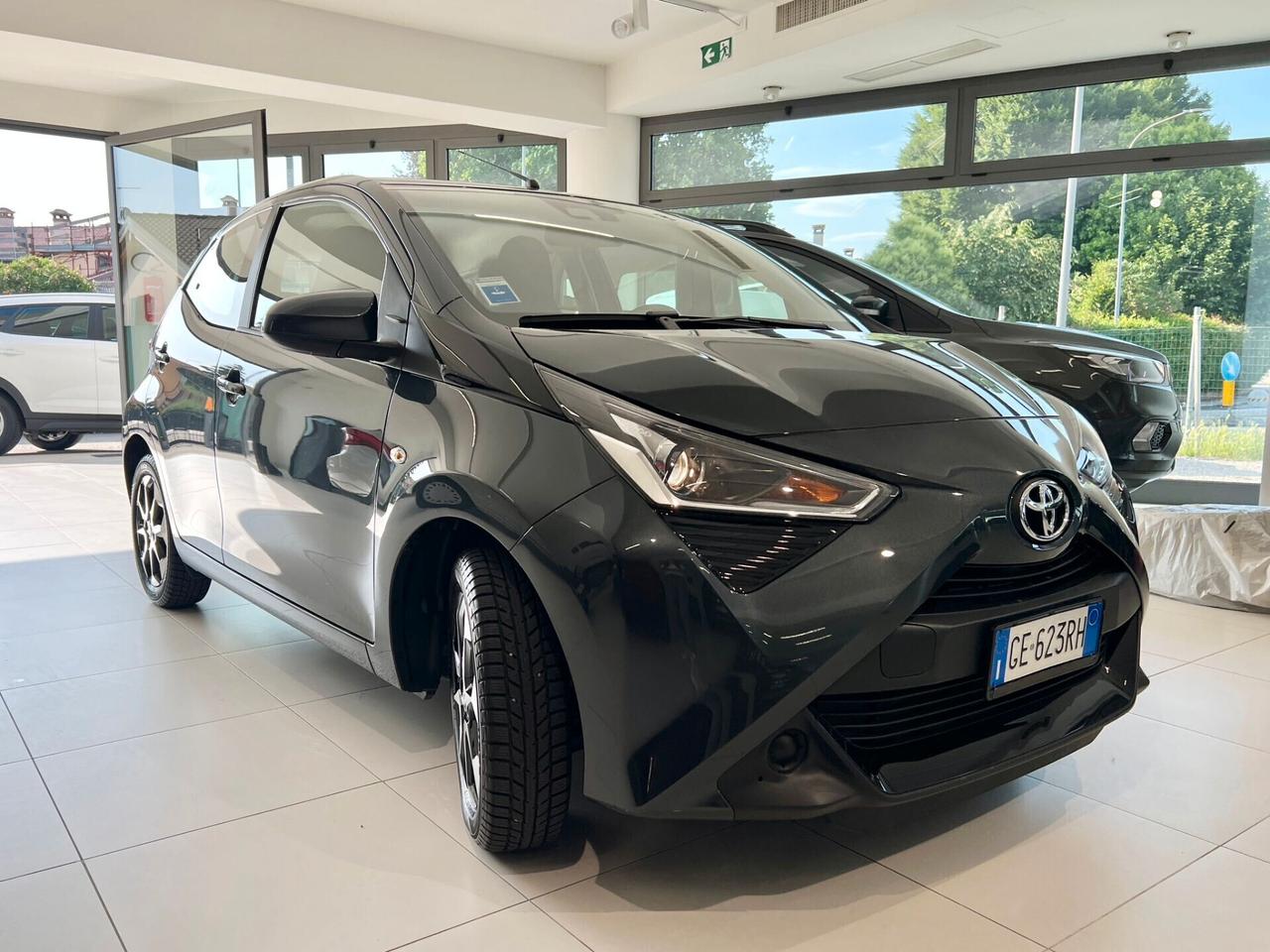 Toyota Aygo Connect 1.0 VVT-i 72 CV 5 porte x-fun