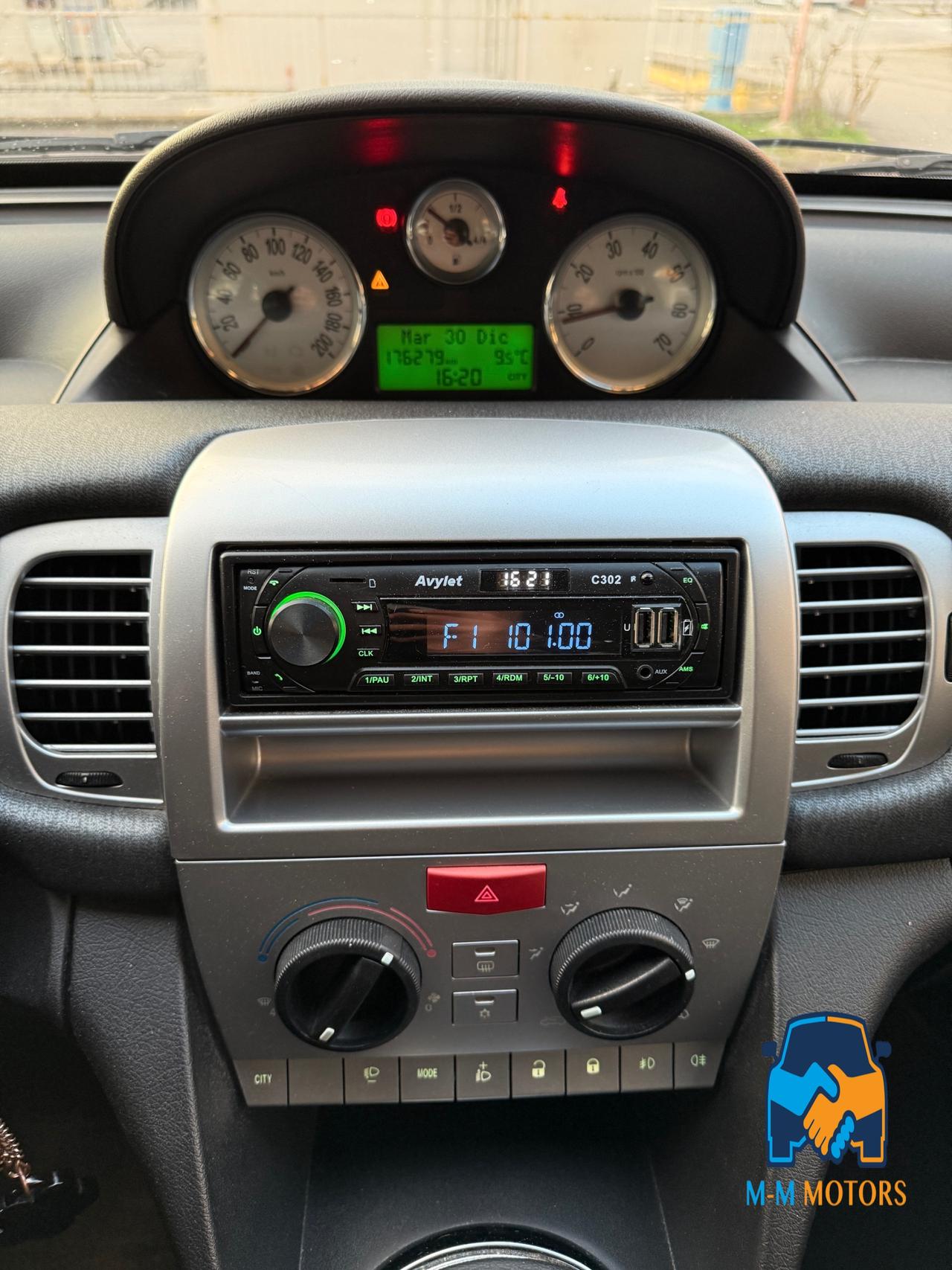 Lancia Ypsilon 3 Porte Ypsilon 1.2 8v Unyca