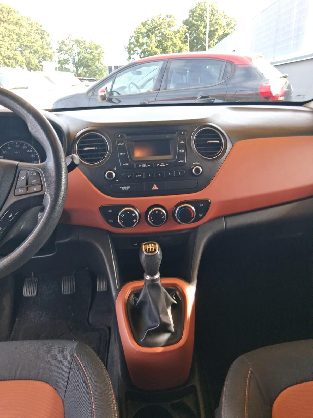 Hyundai i10 1.0 MPI Sound Edition
