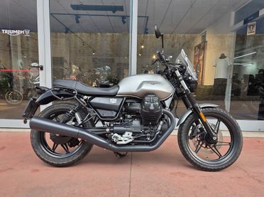 Moto Guzzi V7 Stone