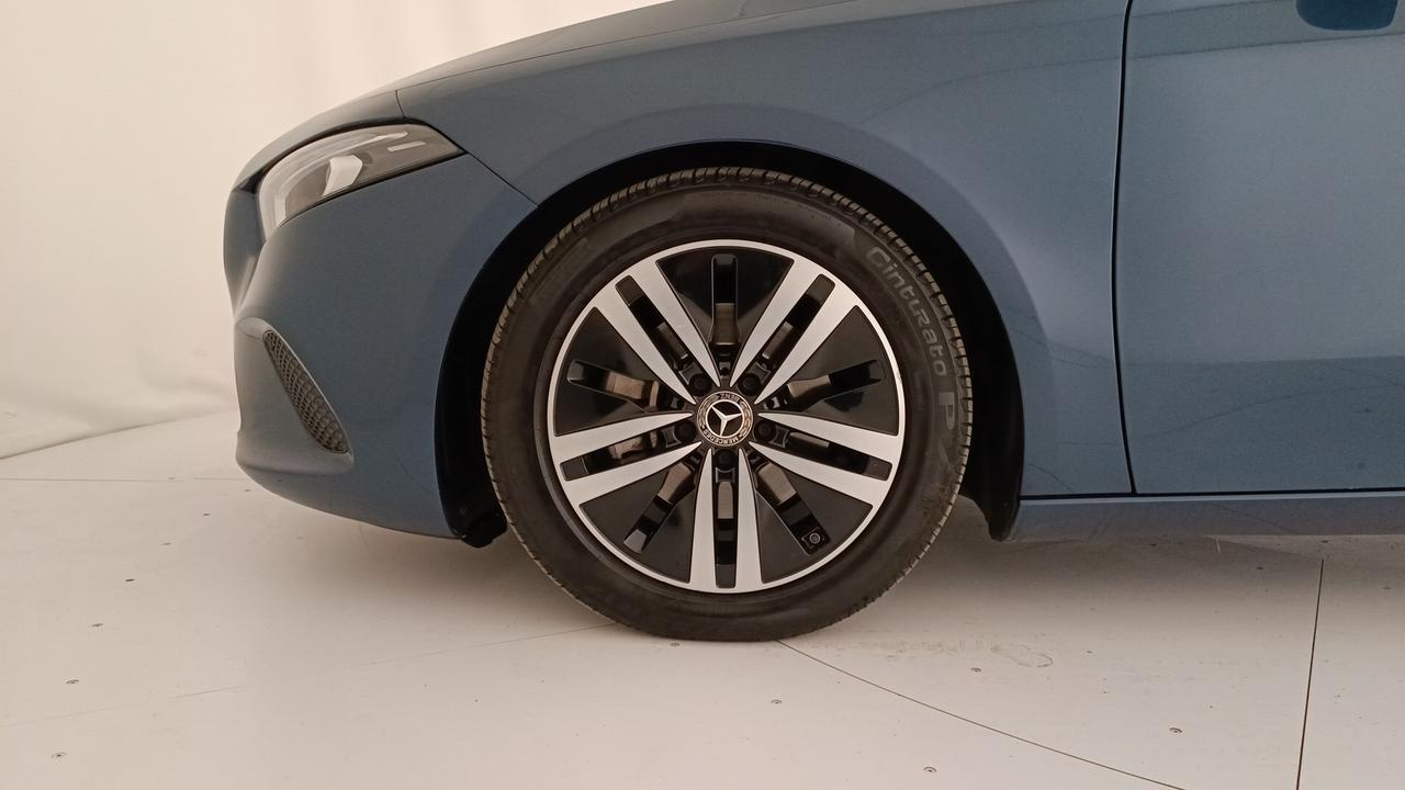 Mercedes-Benz A 180 d Sport auto