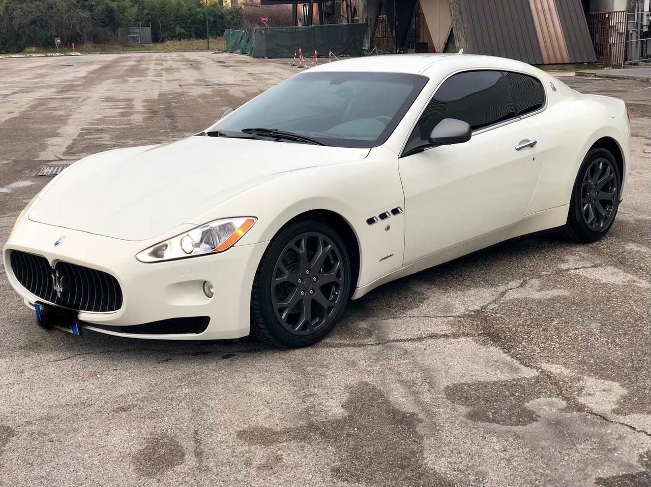 MASERATI GRANTURISMO 4.2 405cv FULL FULL (PERMUTO)