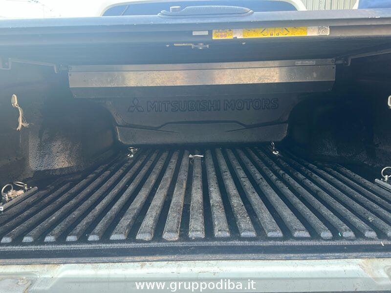 Mitsubishi L200 Cab VI 2019 Diesel d.cab 2.3d Invite Connect 4wd 150cv
