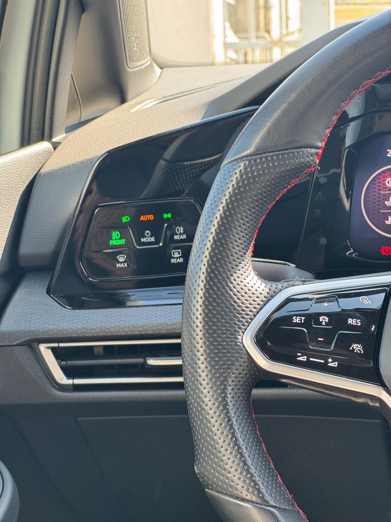 Volkswagen Golf GTI 2.0 TSI DSG