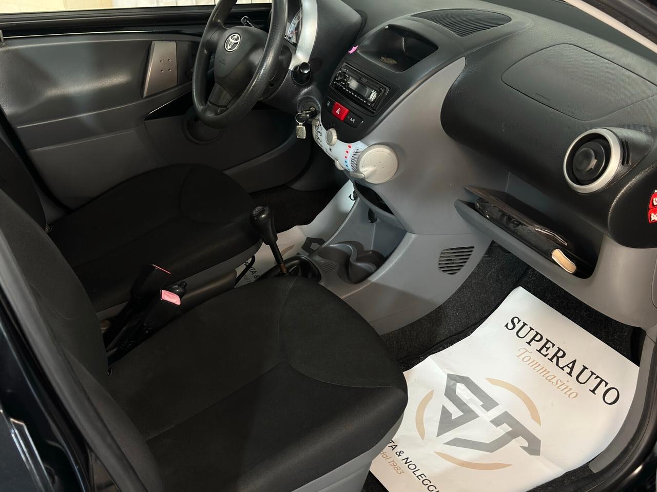 Toyota Aygo 1.0 12V VVT-i 5 porte Sol