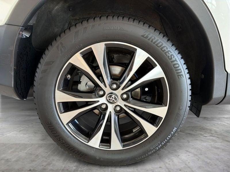 Toyota RAV4 2WD 2.0 D-4D (124CV) MT STYLE WHITE EDITION