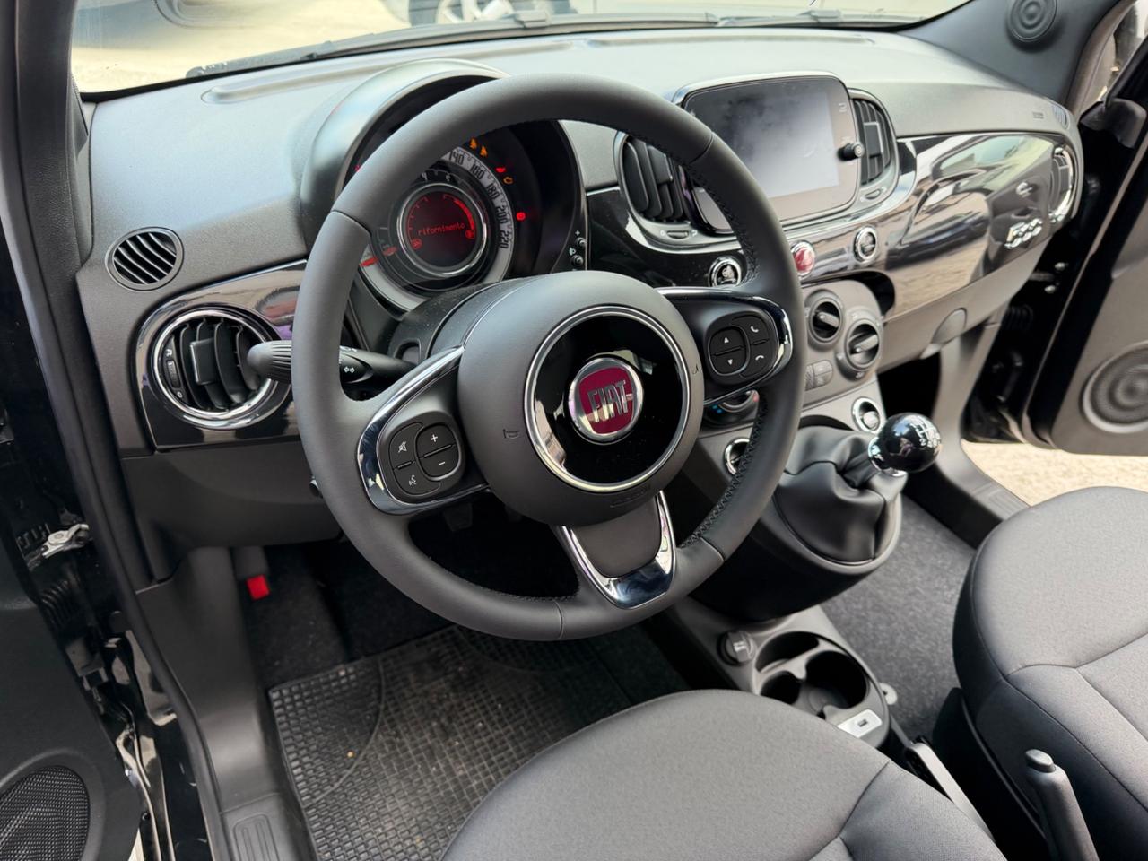 Fiat 500 1.0 Hybrid Dolcevita ok neopatentati