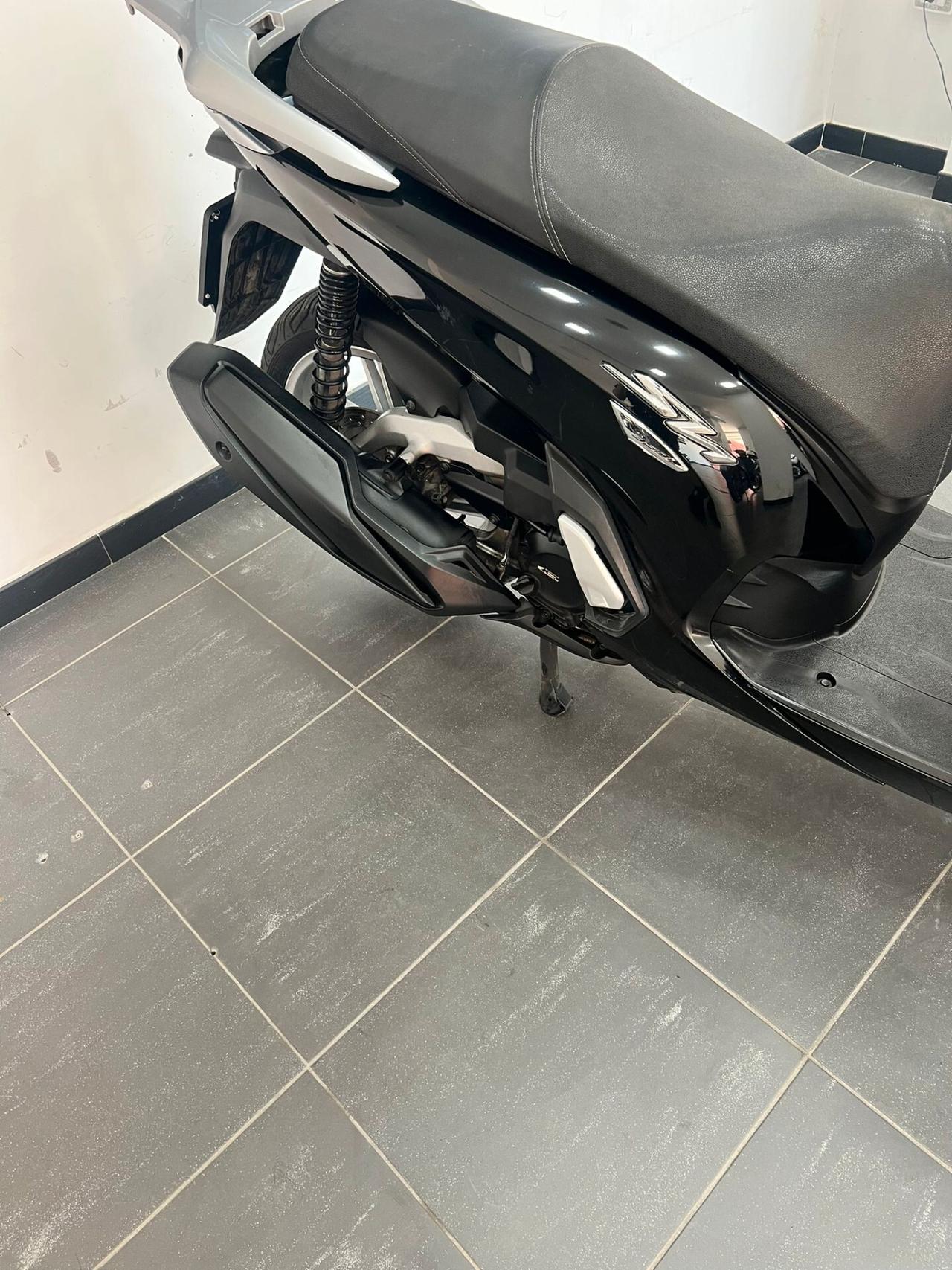 Honda SH 300