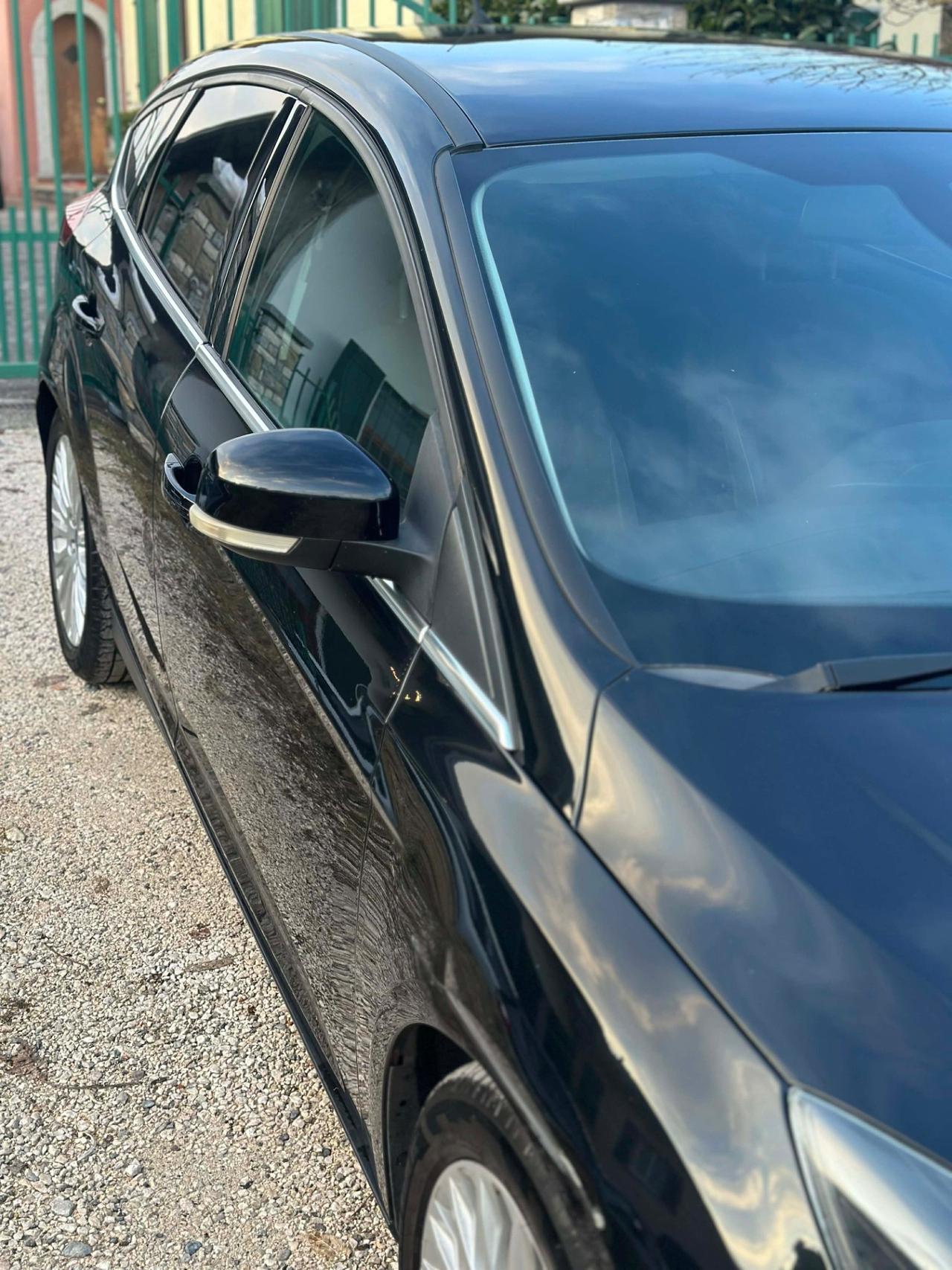 Ford FOCUS 1.6 TDCi 115 CV TITANIUM NAVI FULLOPT KMCERT