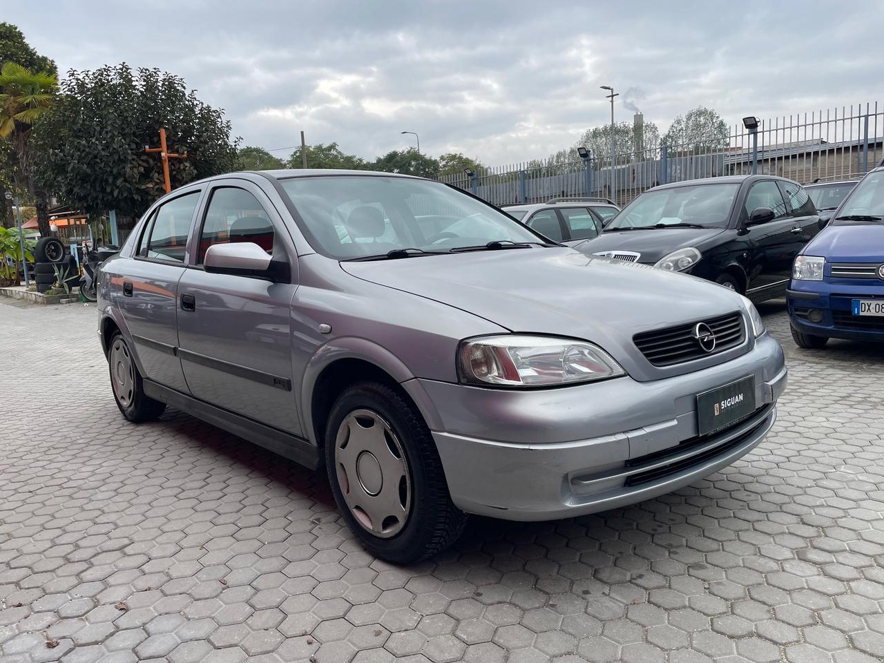 Opel Astra ADATTA A NEOPATENTATI 1.6i 16V cat 5 porte Club