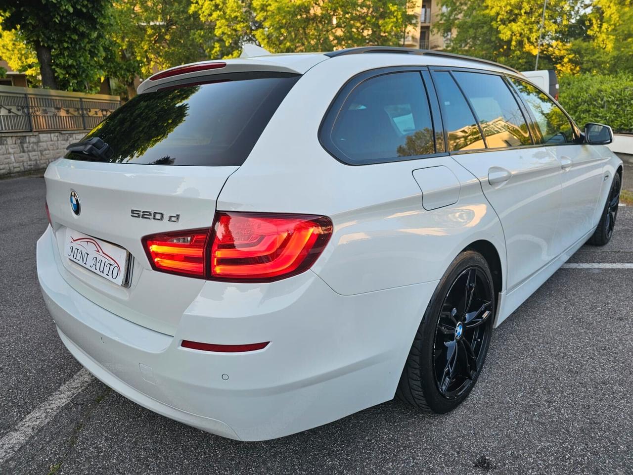 Bmw 520d 184cv Touring Futura*Pelle*Navi*Tetto*Pdc*19*
