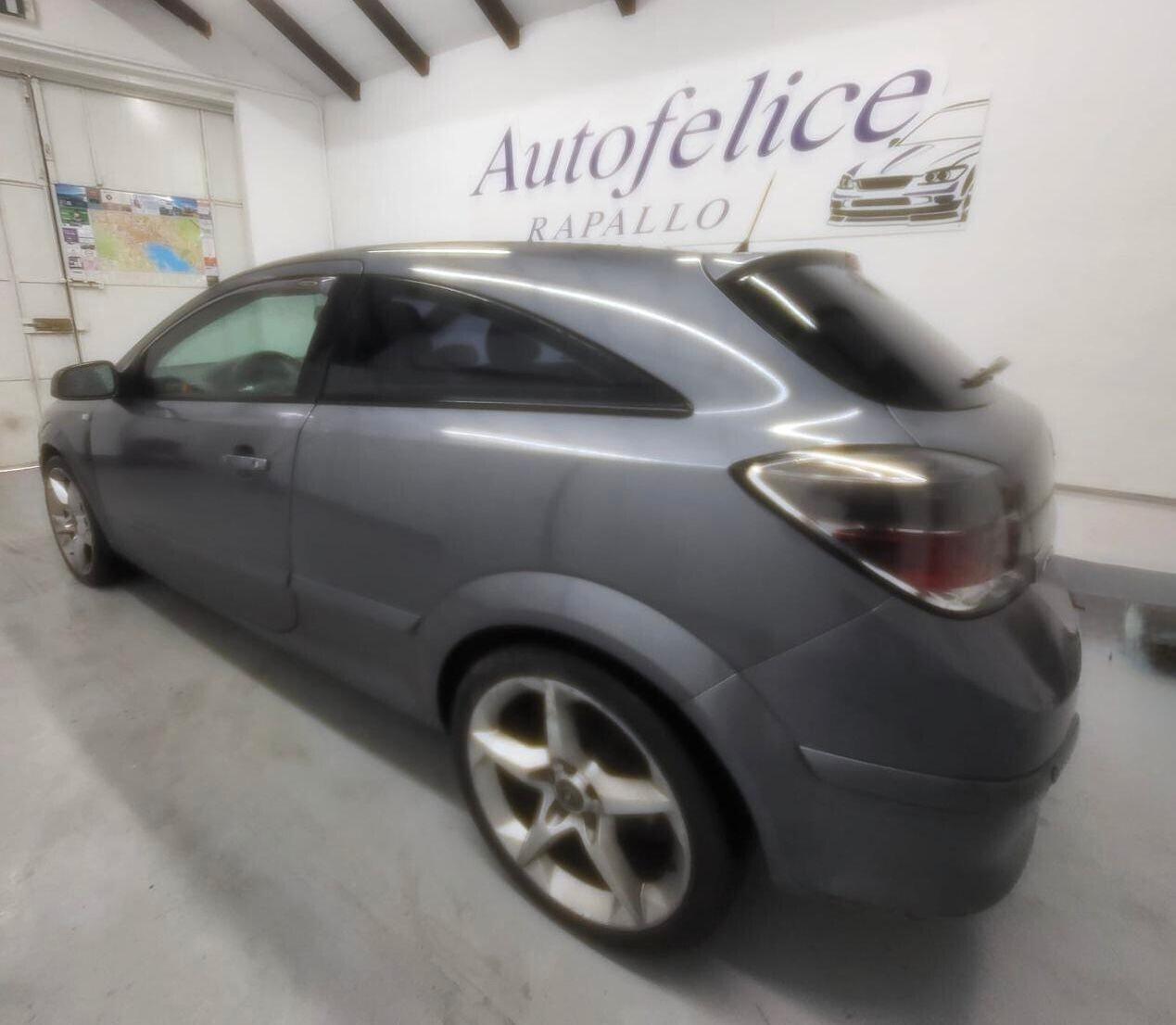 Opel Astra GTC 1.9 CDTI 120CV 3 porte Cosmo
