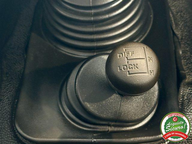 LAND ROVER Defender 90 2.5 Td5 Station Wagon *7 POSTI*NEOPATENTATI*