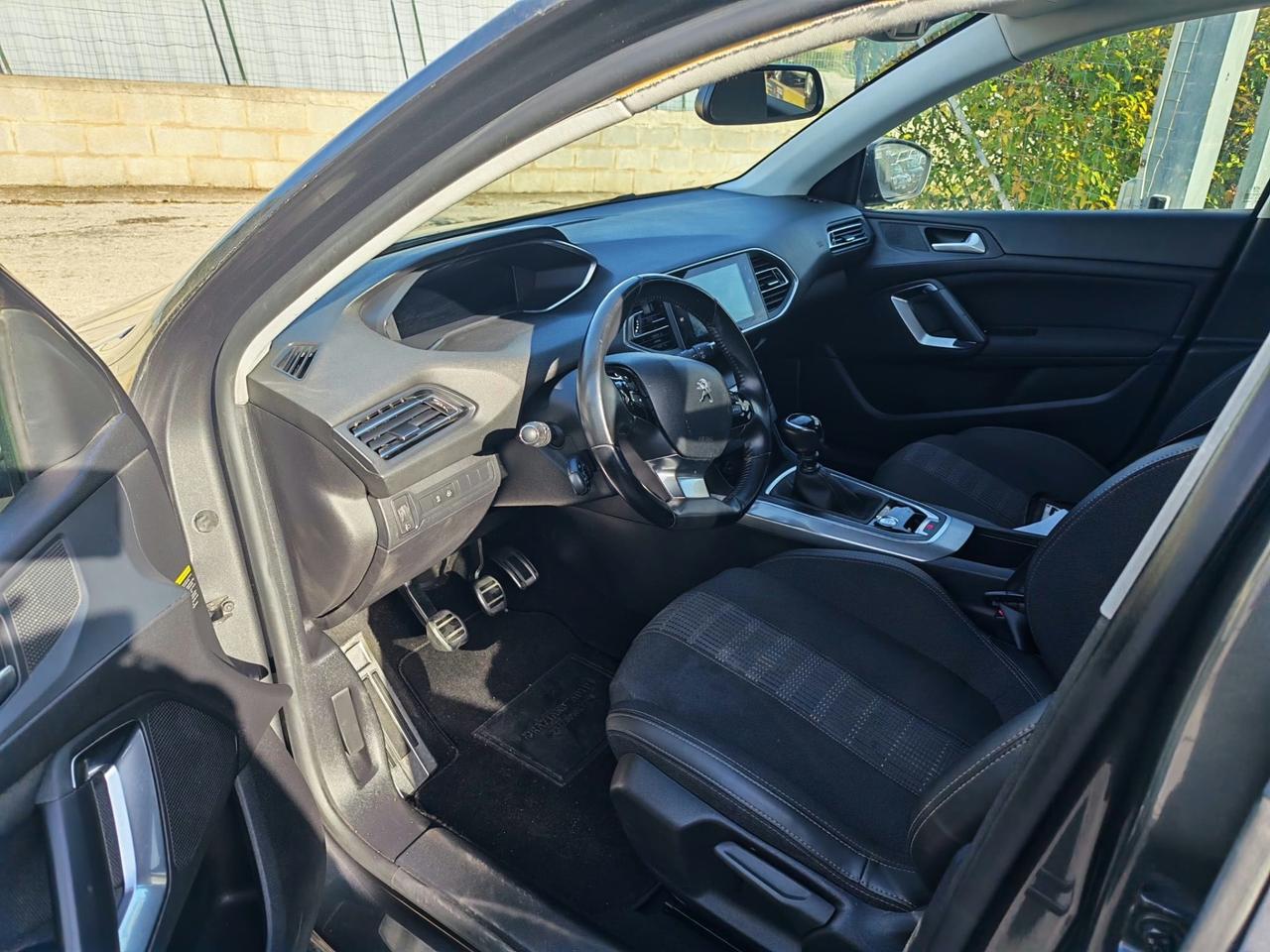 Peugeot 308 BlueHDi 130 S&S EAT8 GT